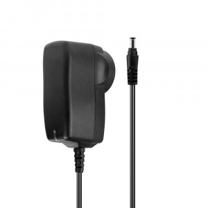 Adapteris - LINDY 12VDC 3A Daugiašalis Adapteris, 100-240VAC, 5.5/2.5mm, Juodas